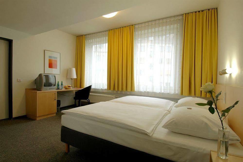 Cvjm Dusseldorf Hotel & Tagung מראה חיצוני תמונה
